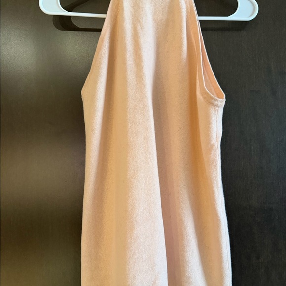 Chic Peach Sleeveless Cashmere Top - Picture 4 of 4